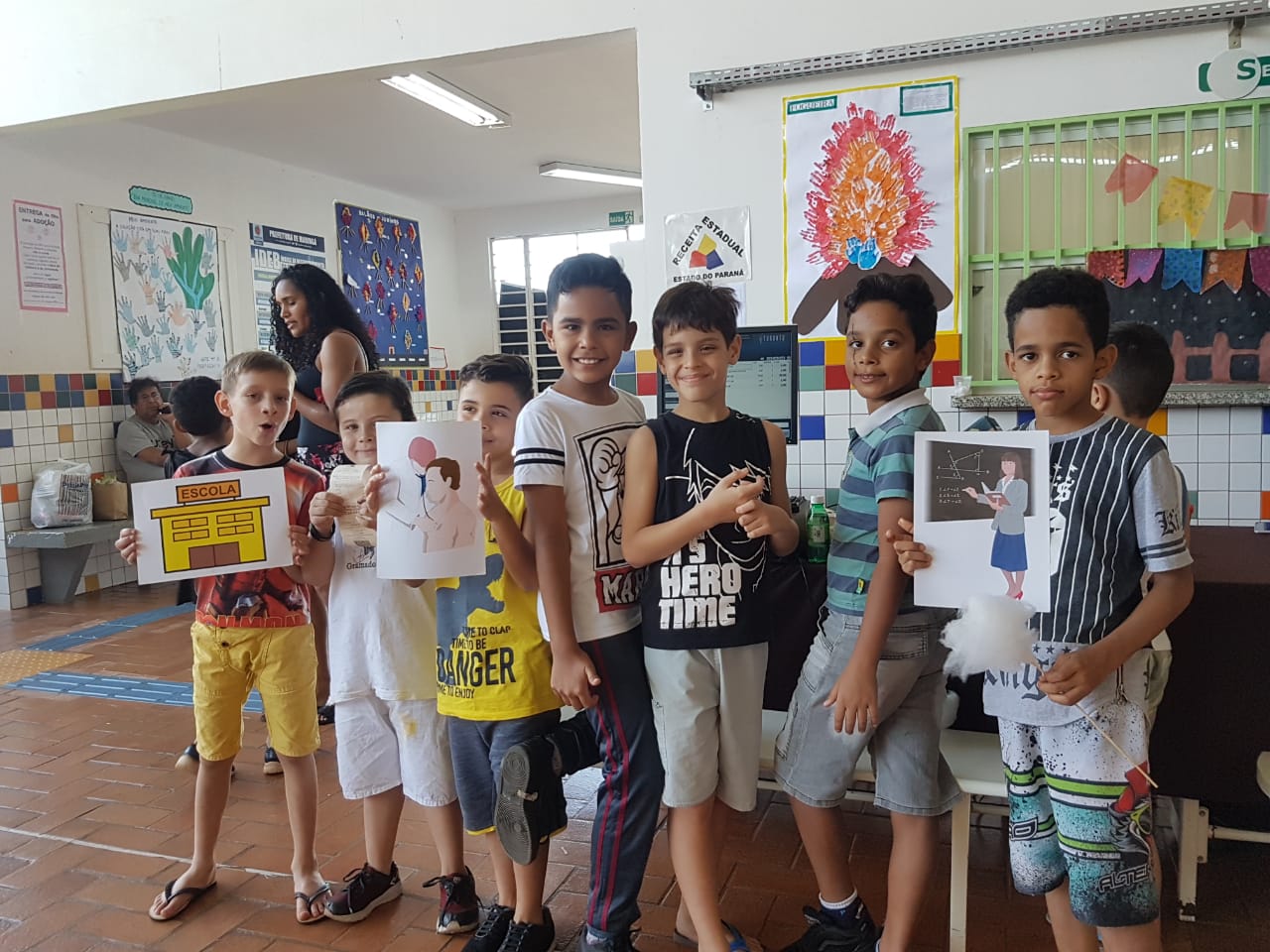 Crianças participando de um dos projetos de educação fiscal, o "Vendinha do Fisco"